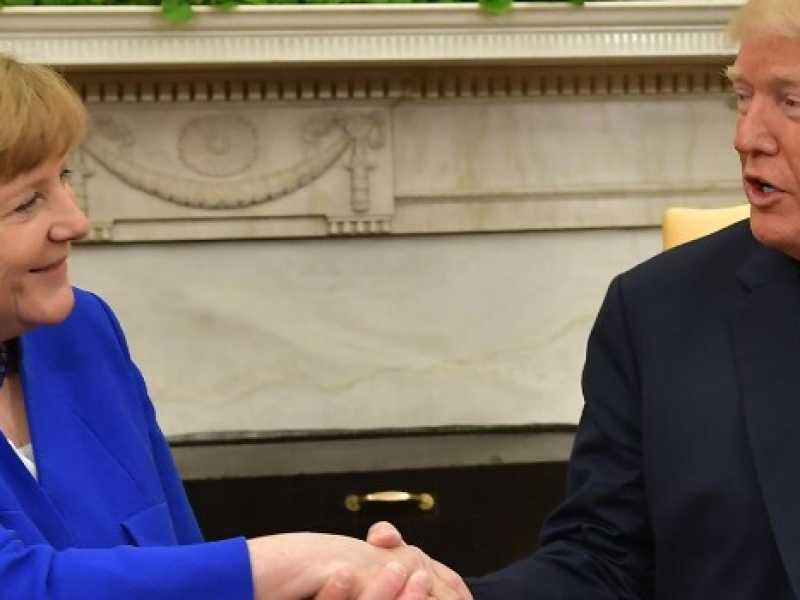 L'incontro tra Trump e Merkel a Washington (foto LaPresse)