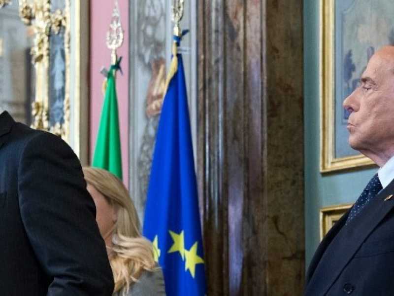 Silvio Berlusconi con Matteo Salvini (foto LaPresse)