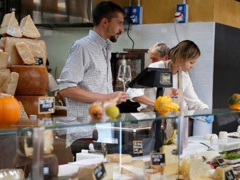 Il Mercato Centrale nella stazione di Roma Termini. Foto LaPresse