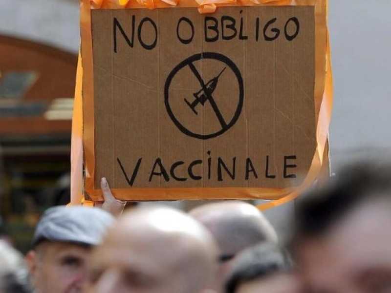Una manifestazione No Vax (foto LaPresse)