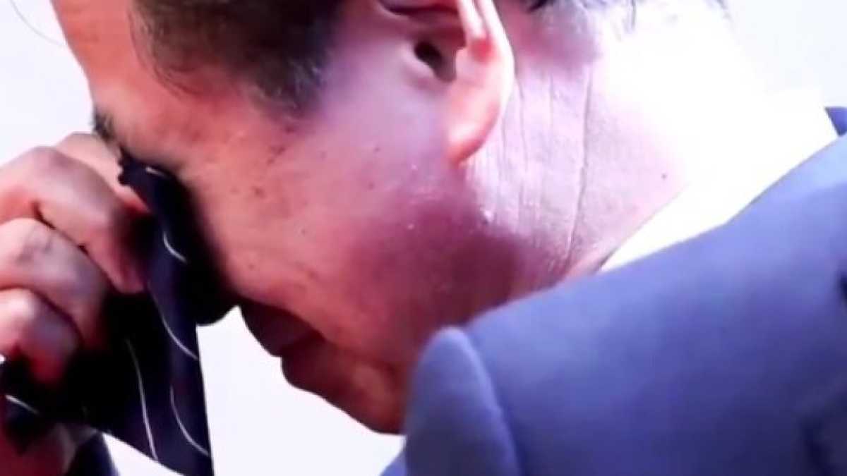 Immagine di Chi è la spia che piangeva quando Kim e Moon si sono stretti la mano