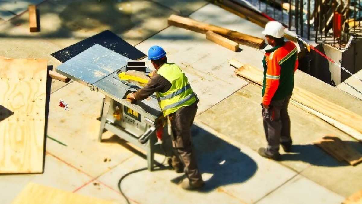 Immagine di Il lavoro fa festa: anche a marzo cresce il numero degli occupati