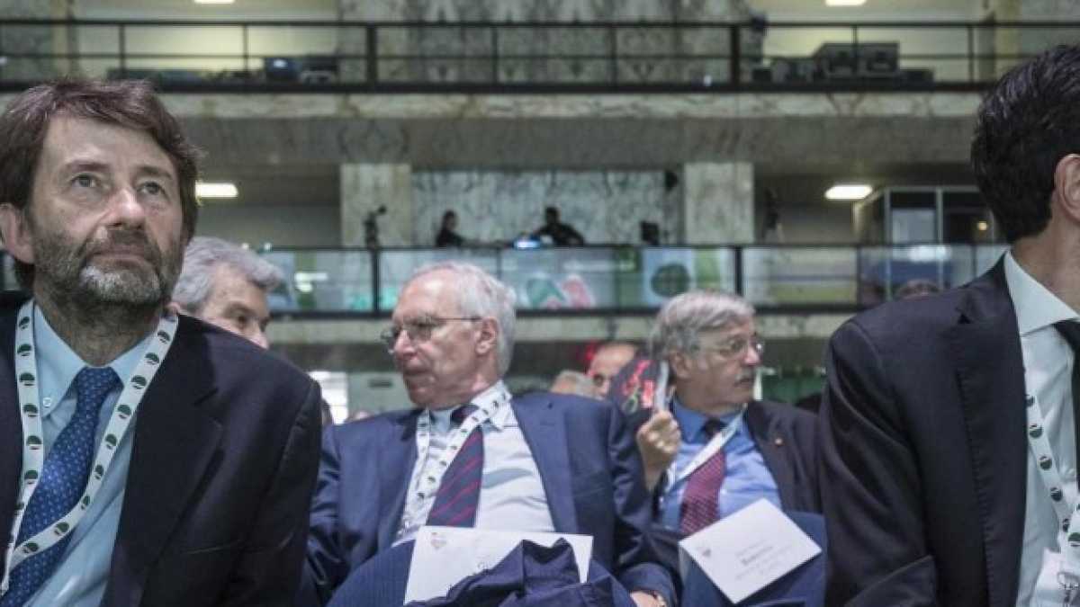 Immagine di Solo governi istituzionali. Perché la direzione del Pd è quella di Mattarella
