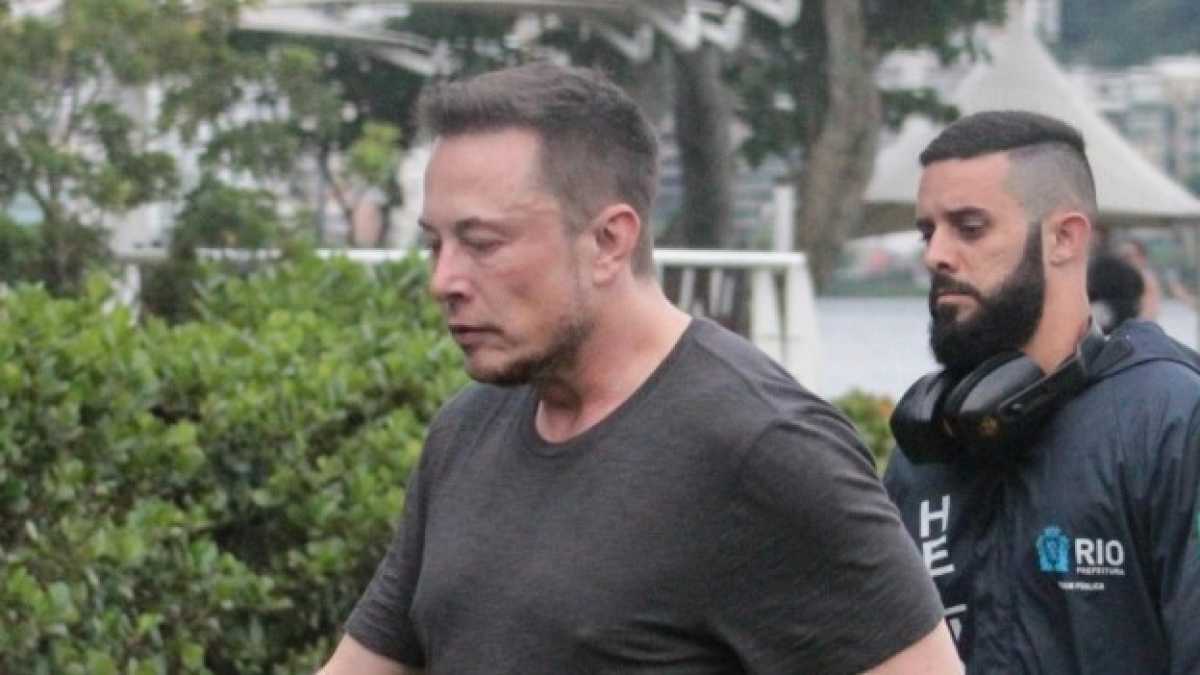 Immagine di Elon Musk e il futuro del cazzaro. La Tesla come il Pd