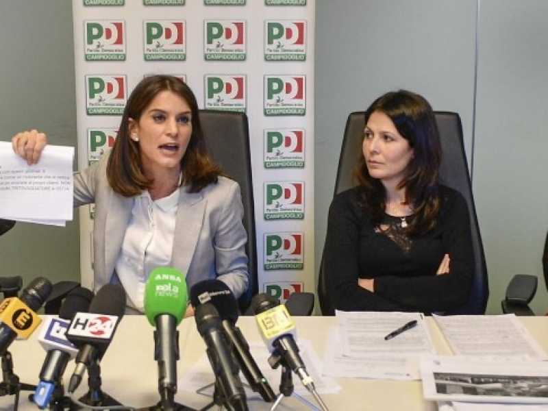 Una conferenza stampa del gruppo Pd capitolino (foto LaPresse)