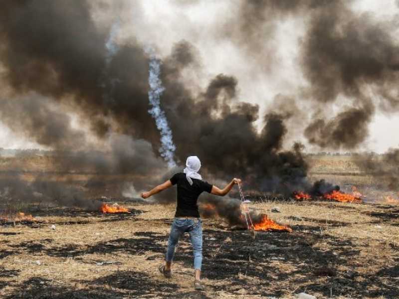 A Gaza continuano le tensioni tra palestinesi ed esercito israeliano (foto LaPresse)