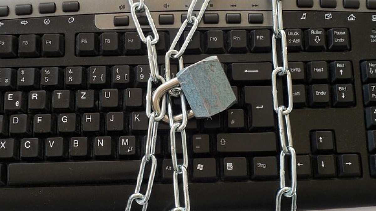 Immagine di La privacy è morta e non possiamo più salvarla. Strategie per non soccombere