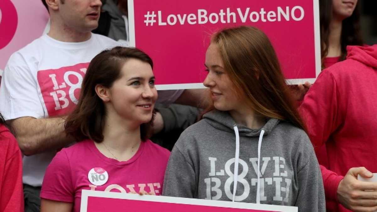 Immagine di La finta neutralità di Facebook e Google sull'aborto in Irlanda