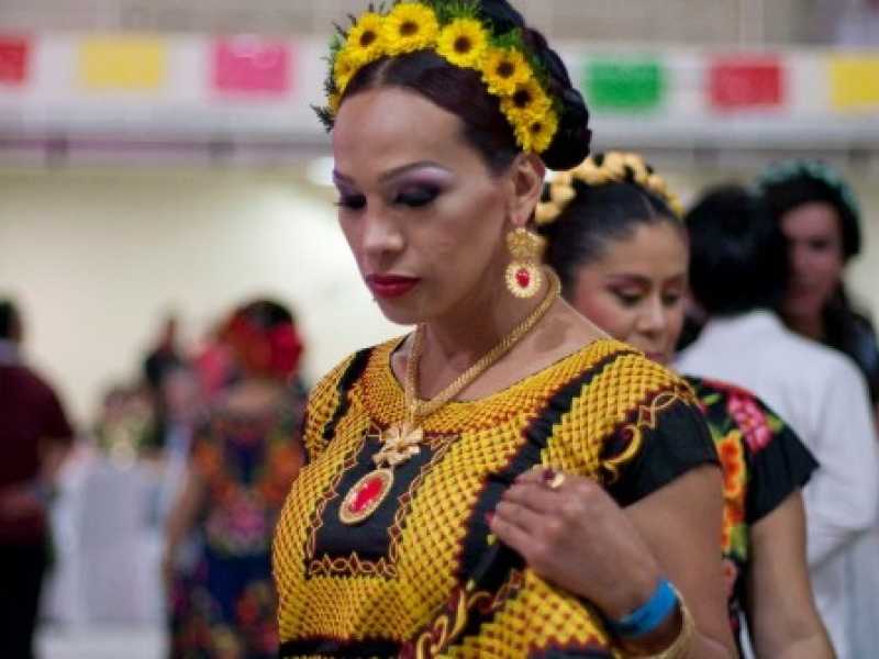 La festa della diversit&agrave; sessuale di Oaxaca, nel 2015. Foto di Secretar&iacute;a de Cultura Ciudad de M&eacute;xico via Flickr