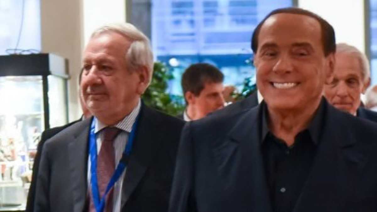 Immagine di Il ritorno del Cav. Ecco come Berlusconi può rientrare subito in Parlamento