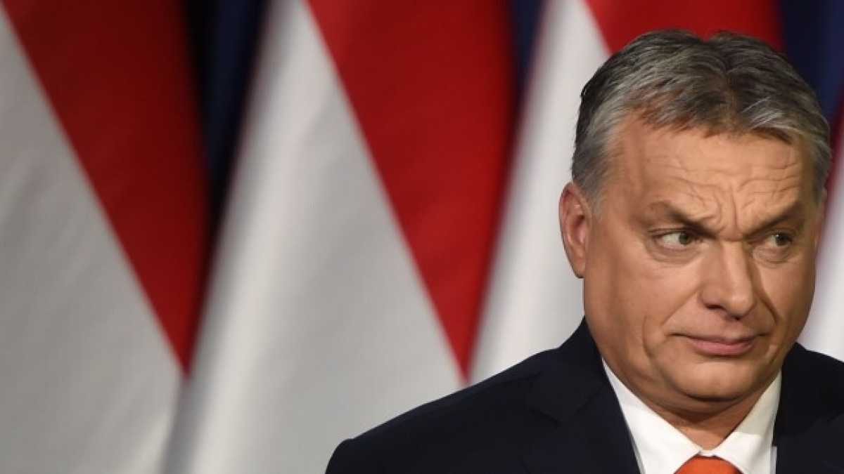 Immagine di Orbán dice: “Stop Soros”