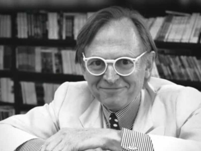 Tom Wolfe è morto e domani andrò a comprare una cravatta blu a grossi pois