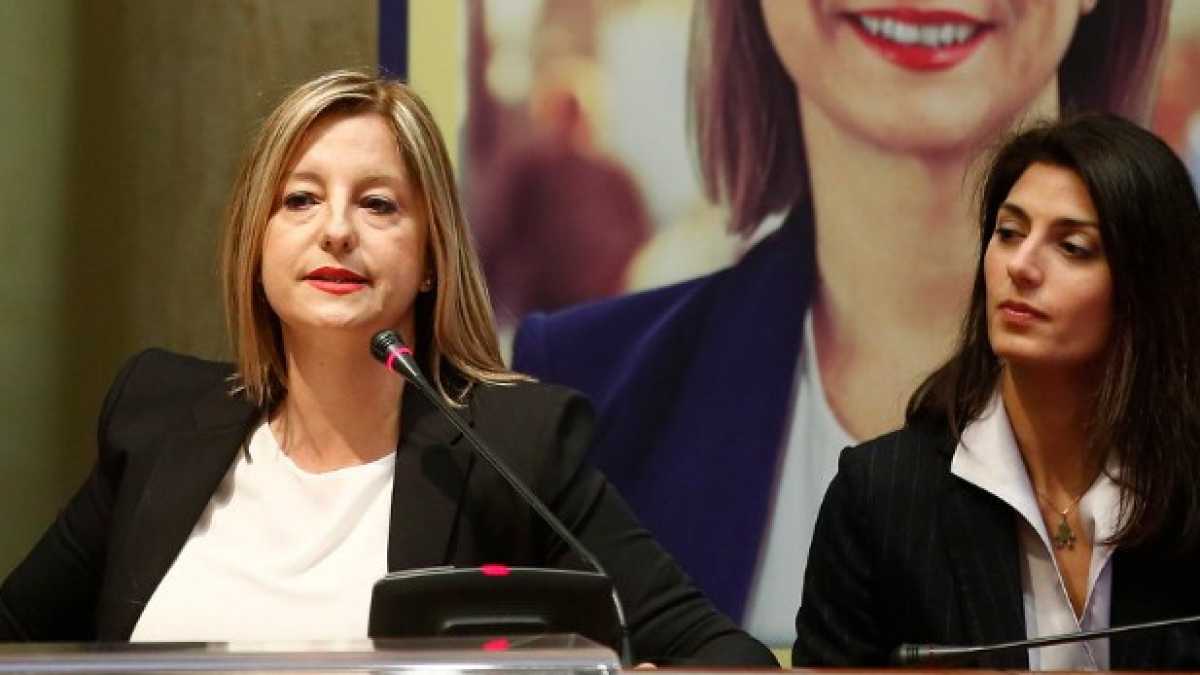 Immagine di Così Raggi invita Lombardi a rompere con Zingaretti
