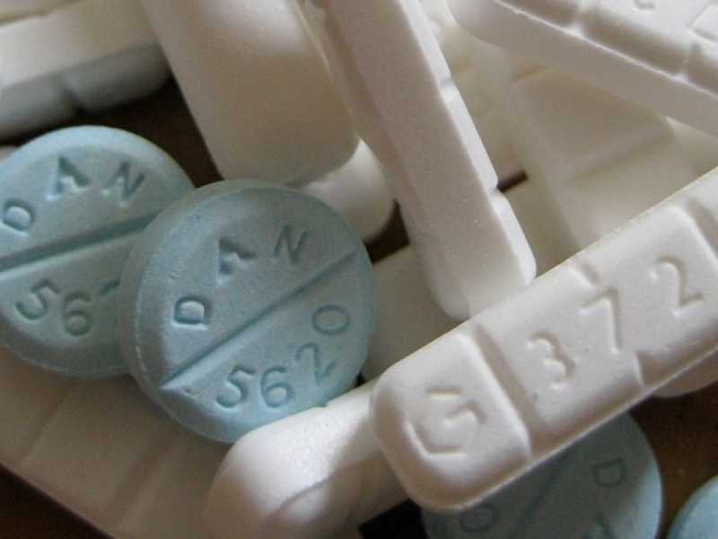 I jeans a zampa di elefante contro la coppia Xanax-Società della Chiusura