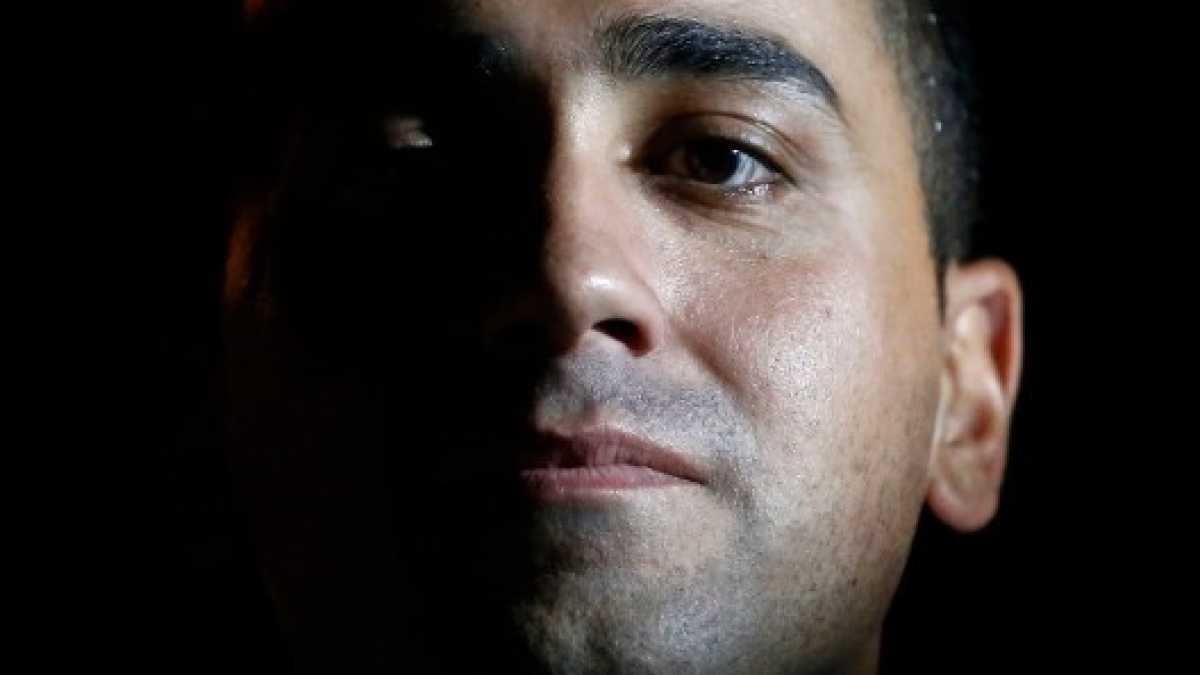 Immagine di Di Maio rivendica la necessità di garantire agli italiani i diritti sociali. In realtà vuole essere investito di un potere senza confini