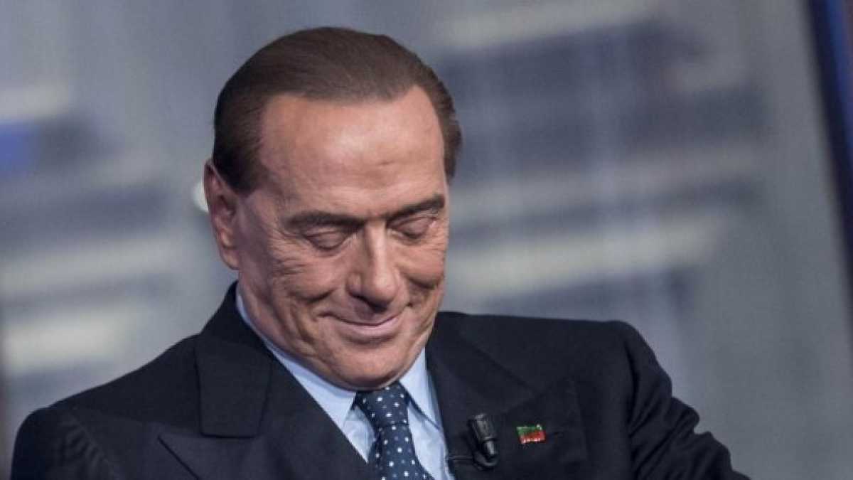 Immagine di Berlusconi contro la patrimoniale e la “crisi umanitaria” in Catalogna. Le notizie del giorno, in breve