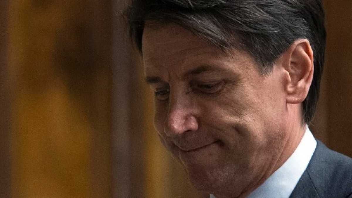 Immagine di Conte, gli avvocati che si fanno avvocati del popolo, le istituzioni, l’eversione