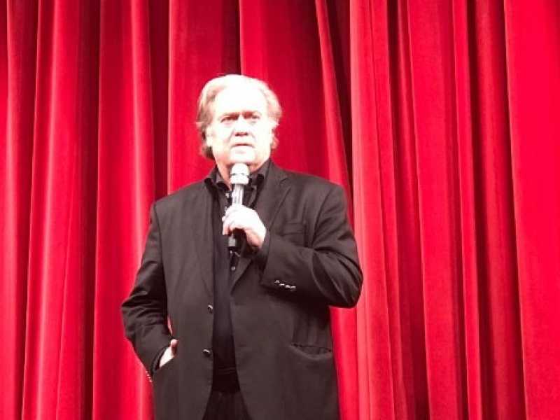  Steve Bannon durante il suo intervento a Roma di luned&igrave;