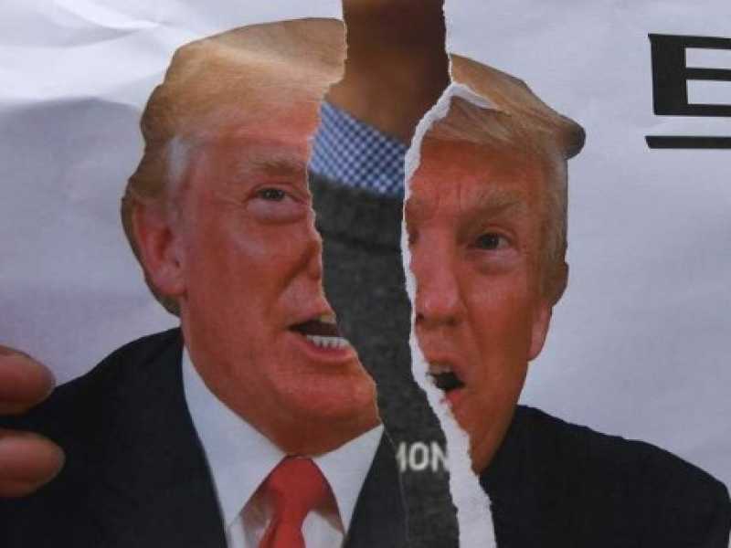 Una protesta contro Trump a Seul (foto LaPresse)