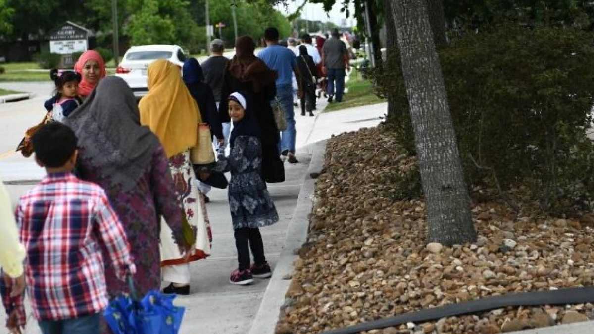 Immagine di Storia di Yasmina, pachistana, raccontata da lei medesima in una tesi di laurea