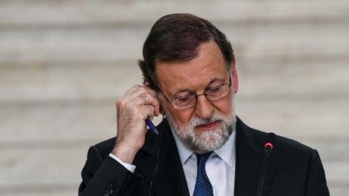 Immagine di Governo socialista, elezioni o resistenza di Rajoy? Le scelte in Spagna