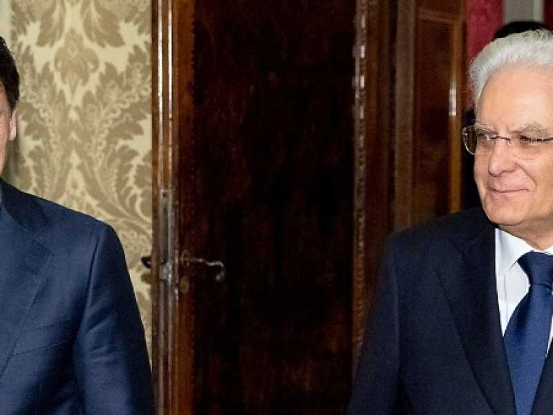 Giuseppe Conte con Sergio Mattarella. Foto LaPresse