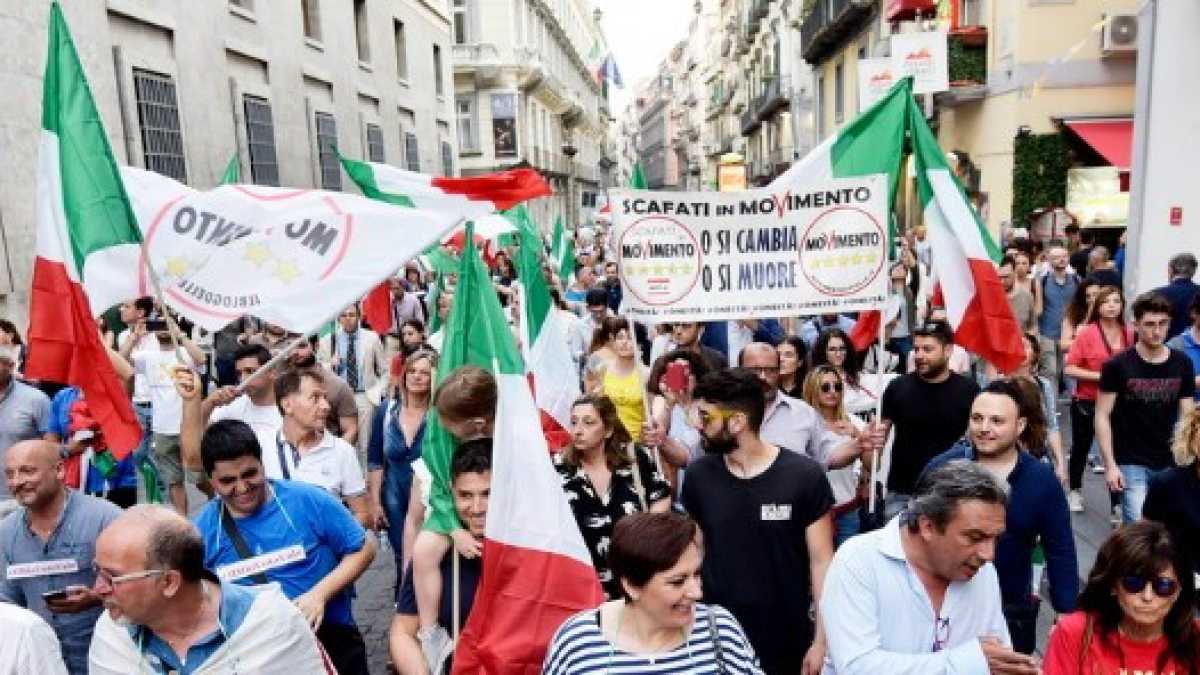 Immagine di Direttorio is back: "Di Maio deve ascoltarci di più"