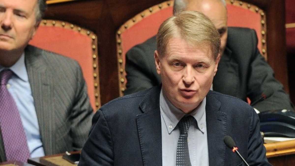 Immagine di Il senatore Malan contro la gogna giudiziaria a cinque stelle