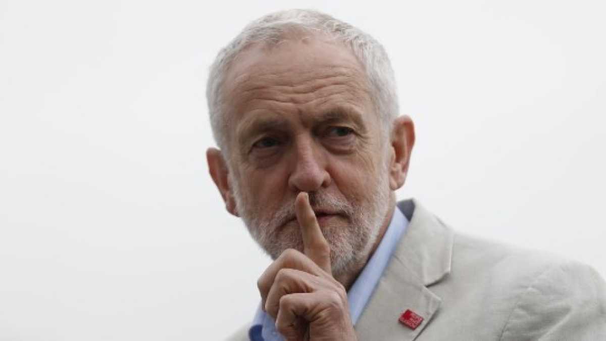 Immagine di Cosa ci fa un laburista blairiano alla corte di Jeremy Corbyn?