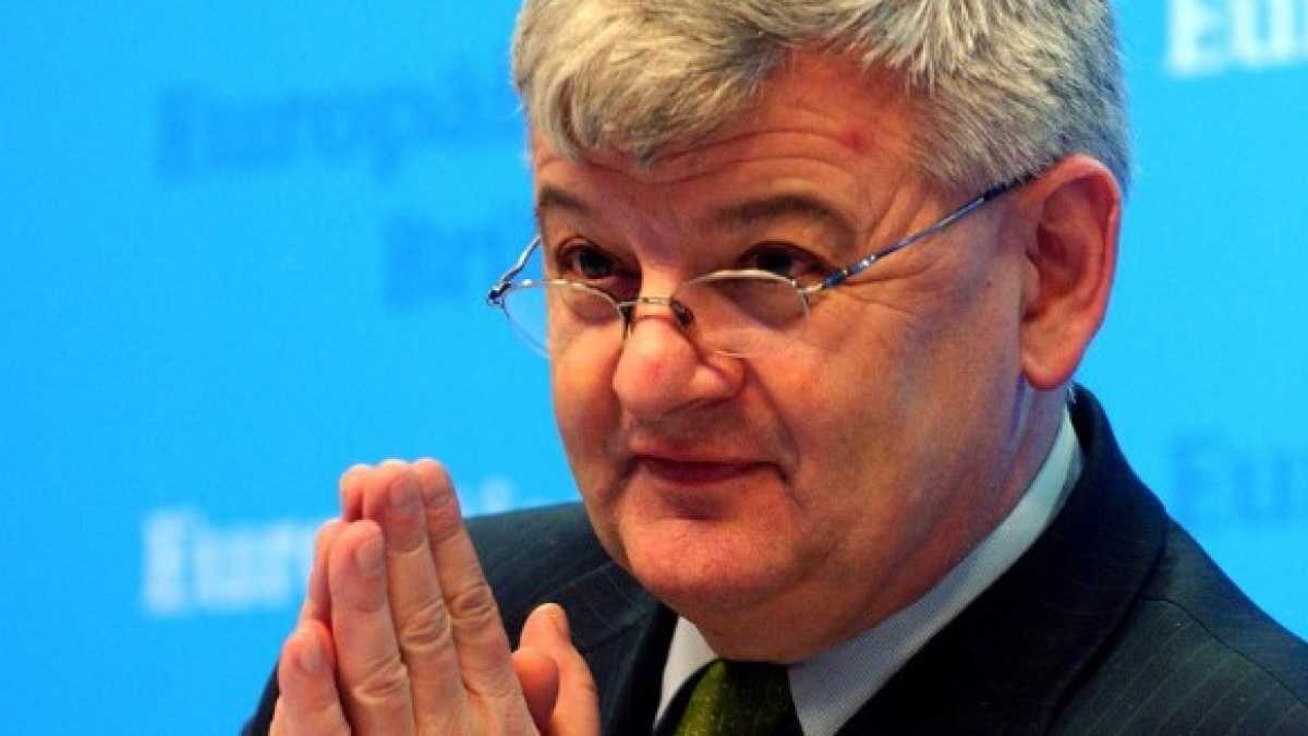Immagine di Fischer lamenta “il declino dell’occidente”. Ma la Germania ci ha messo del suo
