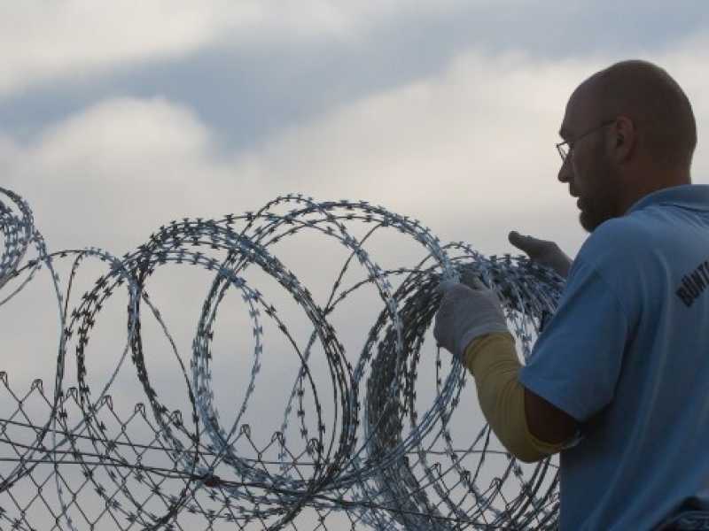 Ungheria, la barriera anti migranti (foto LaPresse)