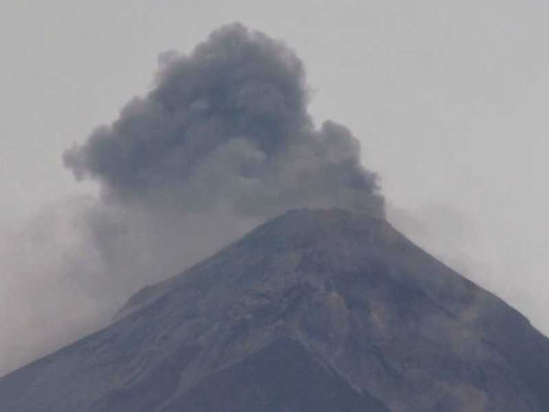 L'eruzione del Vulcano Fuego in Guatemala (foto LaPresse)