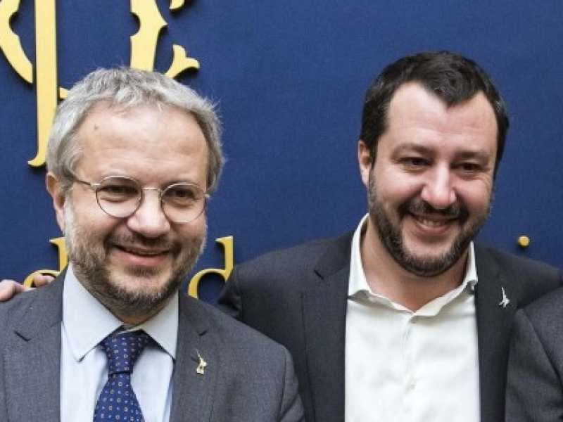 Claudio Borghi, Matteo Salvini, Alberto Bagnai (foto LaPresse)