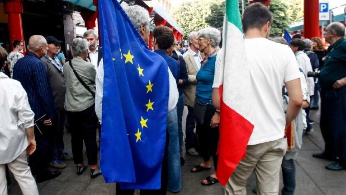 Immagine di Il paese che brancola sul ciglio della propria storia