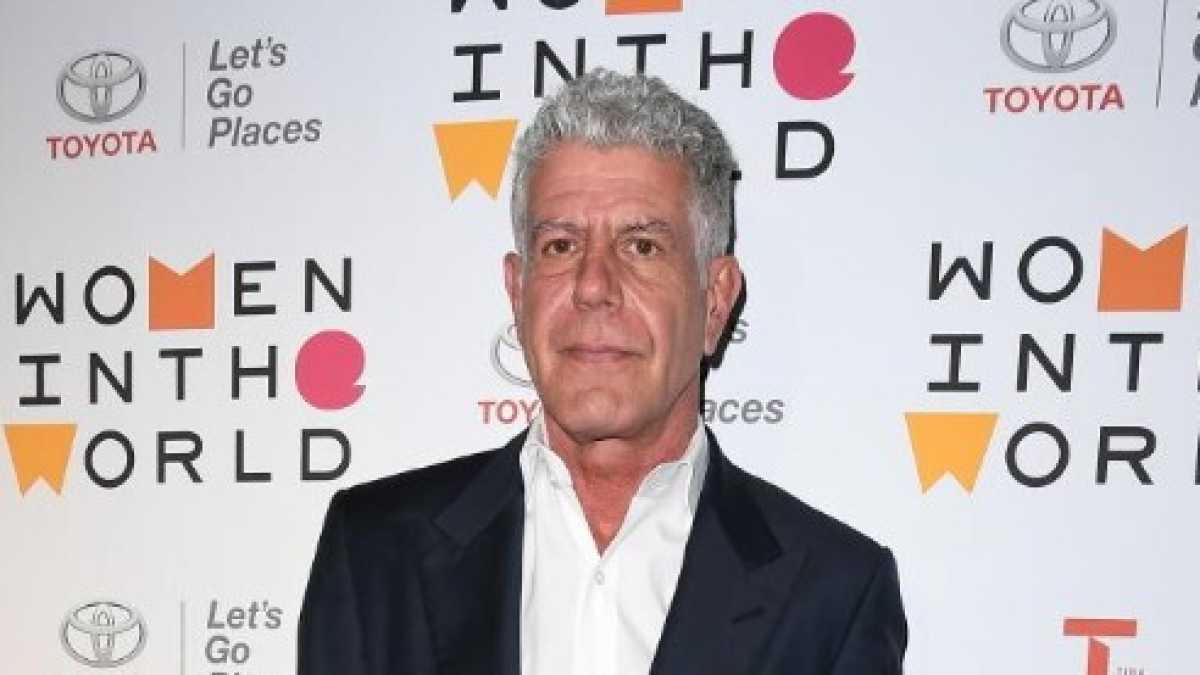 Immagine di In un mondo di chef e gastrochic, Bourdain era la rockstar delle bettole