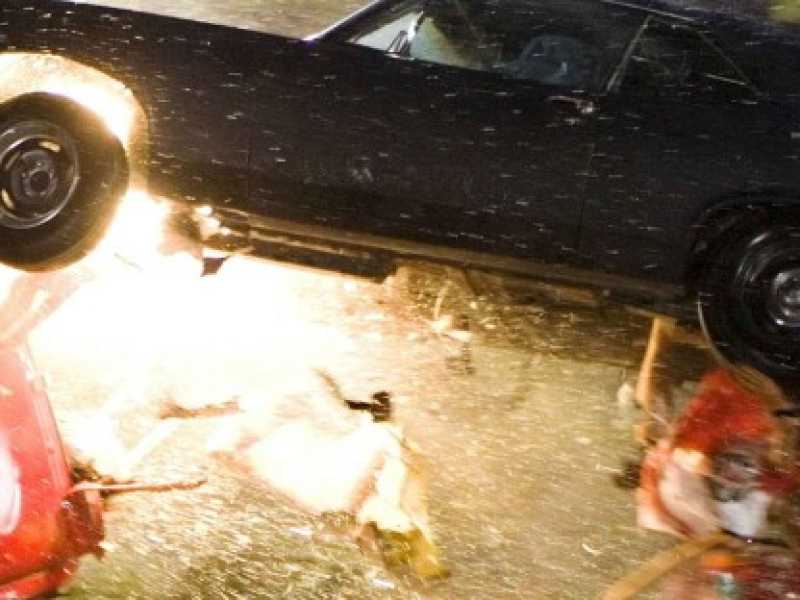Una scena di Grindhouse - A prova di morte (Death Proof) un film del 2007, scritto e diretto da Quentin Tarantino 