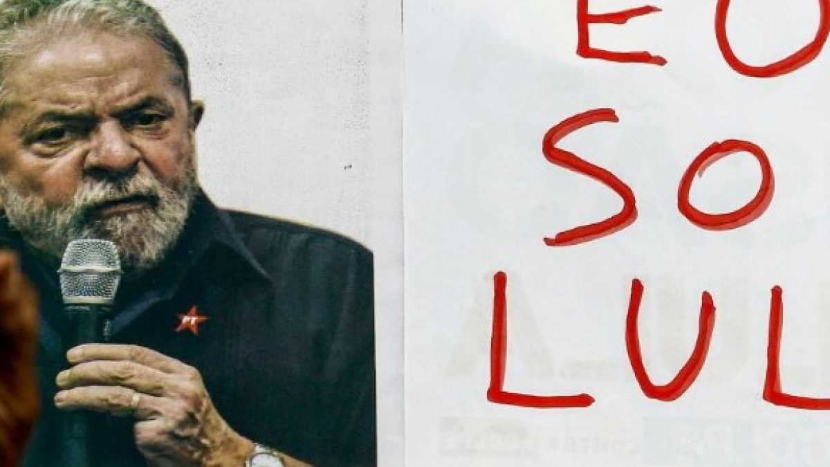 Immagine di Papa Francesco e quel Rosario per Lula