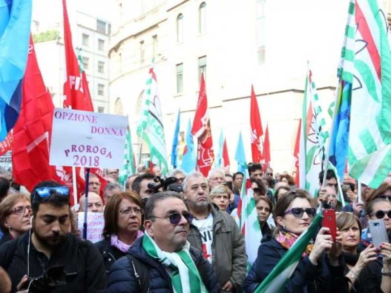 I salari sono stati schiacciati dalla produttivit&agrave; stagnante e dalla recessione, ma c&rsquo;&egrave; una via d&rsquo;uscita: taglio delle tasse, contrattazione aziendale e legata alla produttivit&agrave; (foto LaPresse)