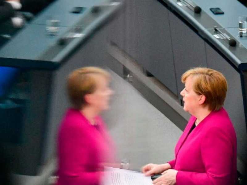 L'intervento di Angela Merkel al Bundestag (foto LaPresse)