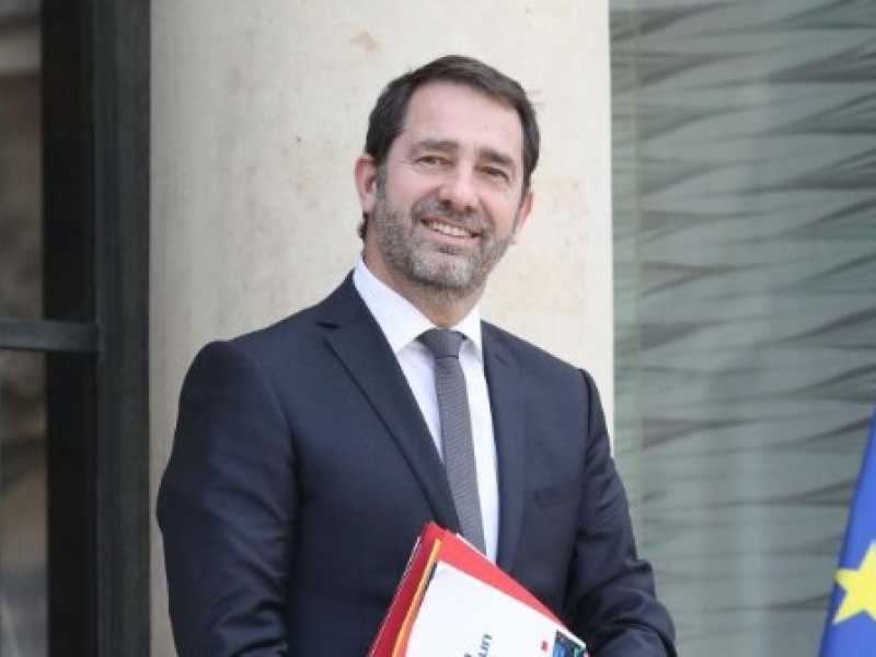 Chi è Christophe Castaner, la voce del macronismo