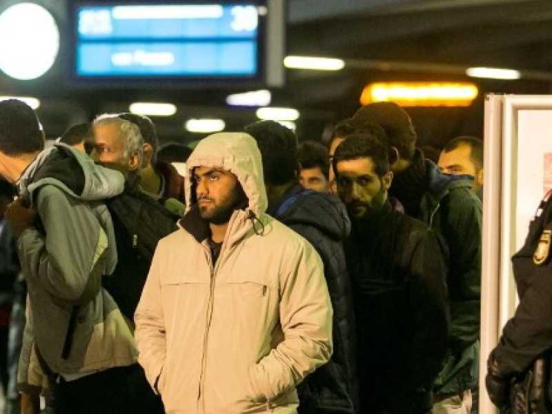 Arrivo di migranti siriani a Monaco di Baviera (foto LaPresse)
