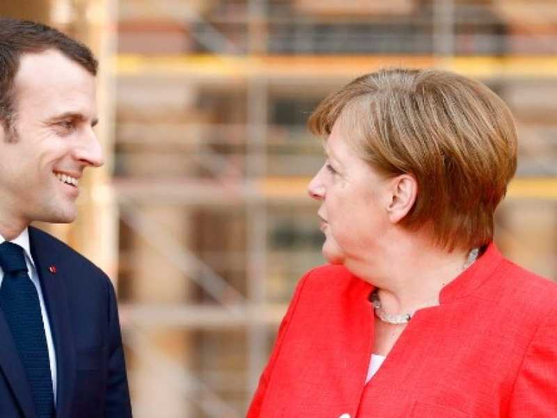 Emmanuel Macron e Angela Merkel (foto LaPresse)