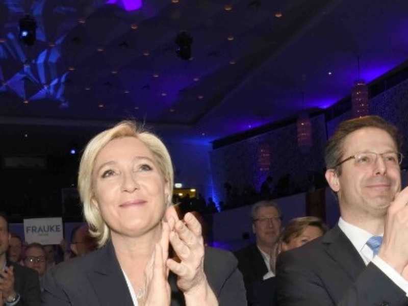 Geert Wilders, Marine Le Pen e Matteo Salvini (foto LaPresse)