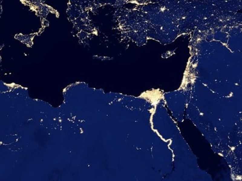Immagini composite di Europa, Asia e Africa di notte prese da un nuovo satellite Nasa (NASA Earth Observatory)