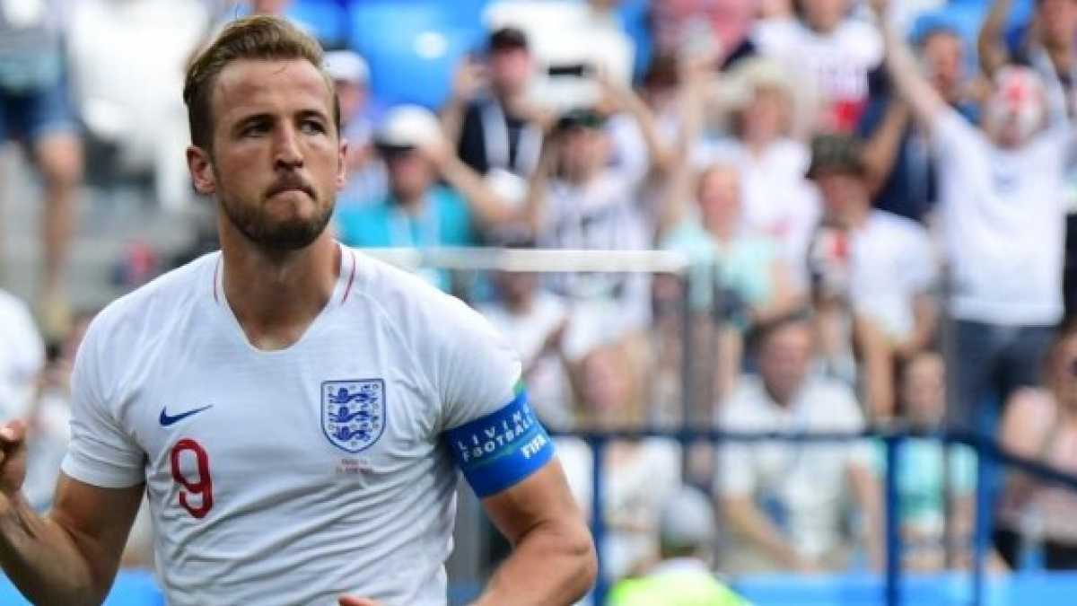 Immagine di Kane ci porta smutandati alla meta. Giù le mani da Shaqiri, rimandate Maradona in Argentina