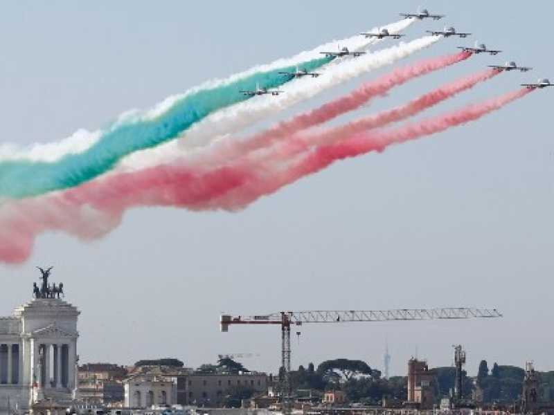 Celebrazioni per la festa del 2 giugno. Foto LaPresse