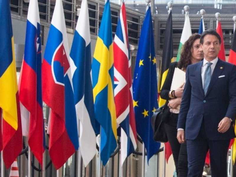 Giuseppe Conte al Consiglio europeo di Bruxelles (foto LaPresse)