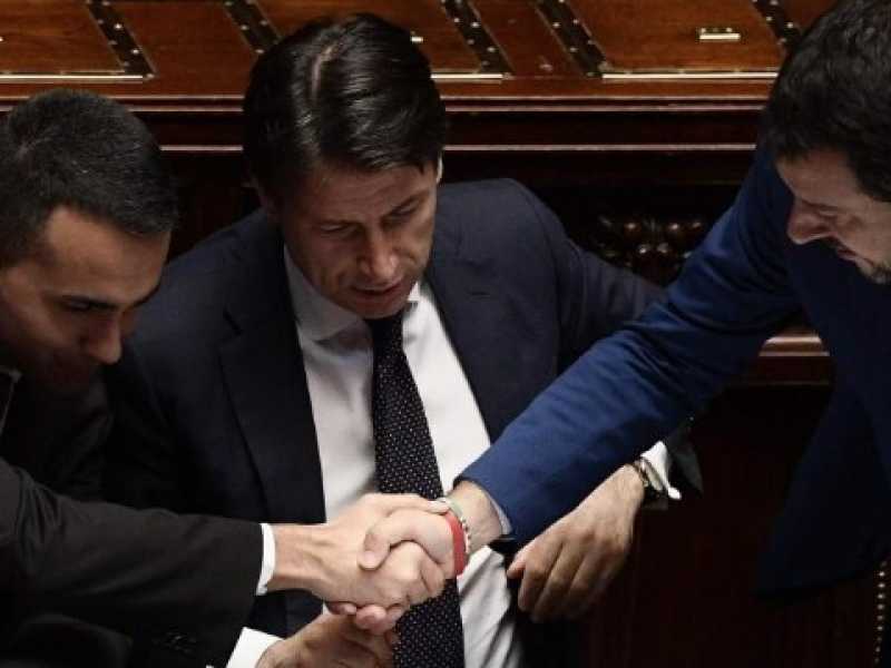 Da sinistra Luigi Di Maio, Giuseppe Conte e Matteo Salvini (foto LaPresse)