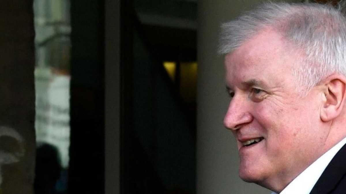 Immagine di Che cosa vuole Seehofer e perché molti gli dicono: irresponsabile