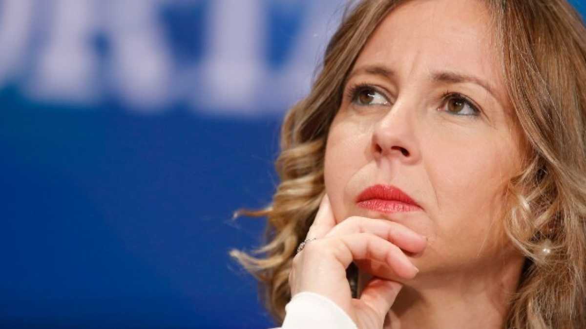 Immagine di Grillo strizza l'occhio ai no vax. Per l'iscrizione a scuola basterà l'autocertificazione